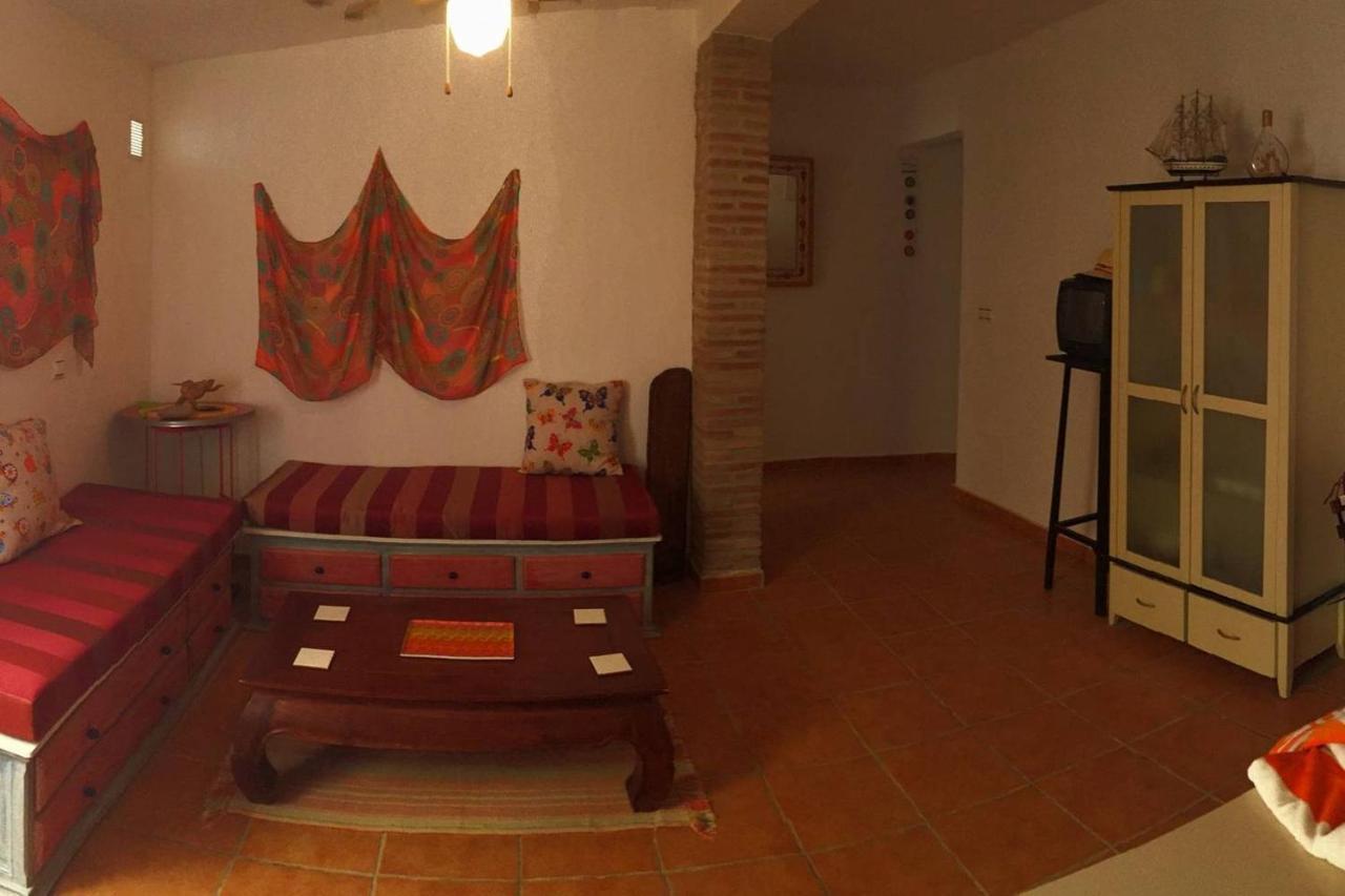 Almayate Hippie Shack Ngoại thất bức ảnh